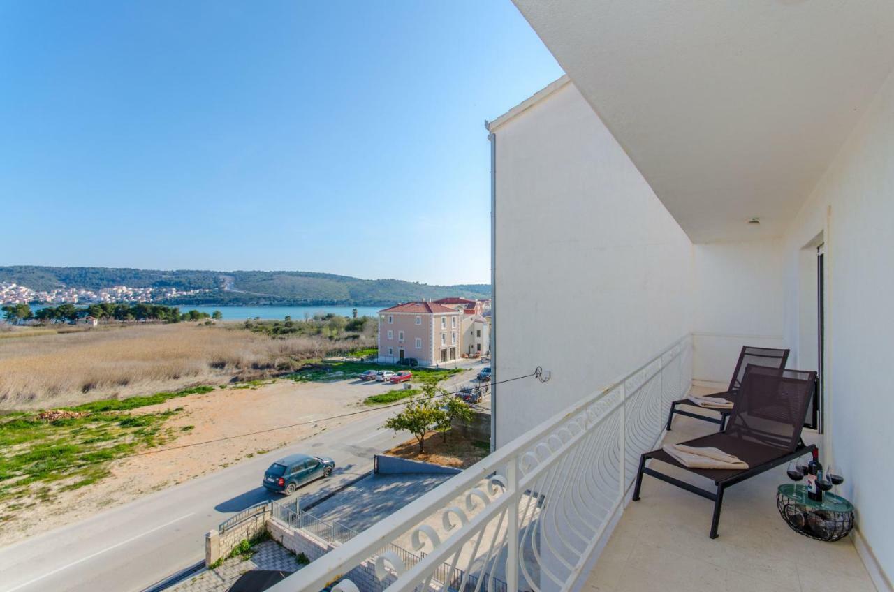 Bridge And Beach Apartments Трогир Экстерьер фото