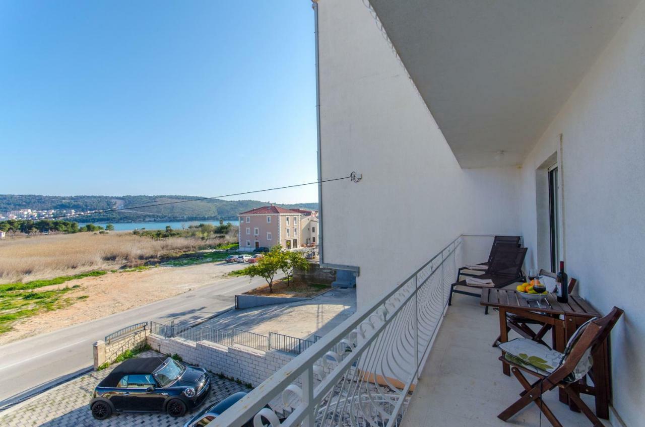 Bridge And Beach Apartments Трогир Экстерьер фото