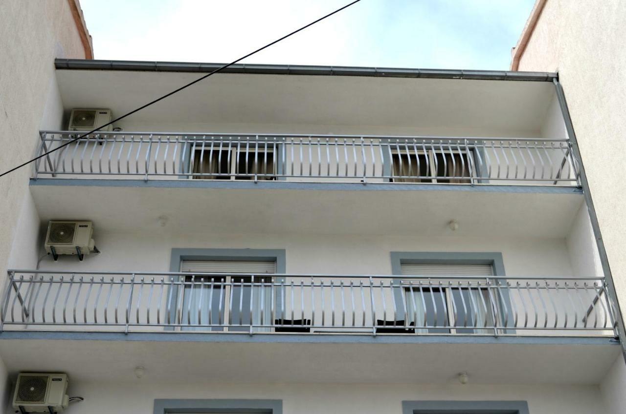 Bridge And Beach Apartments Трогир Экстерьер фото